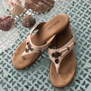 White sandal - Rialto sandals 8 white southwestern vibe with silver accents